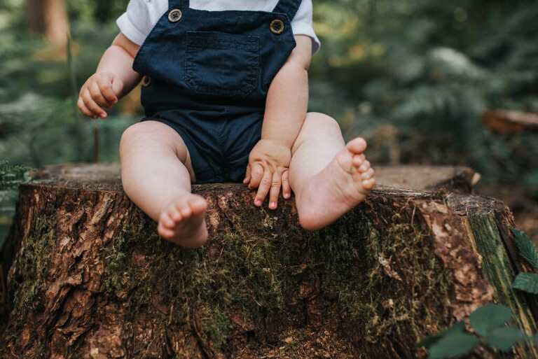relaxed baby photographer in Rutland